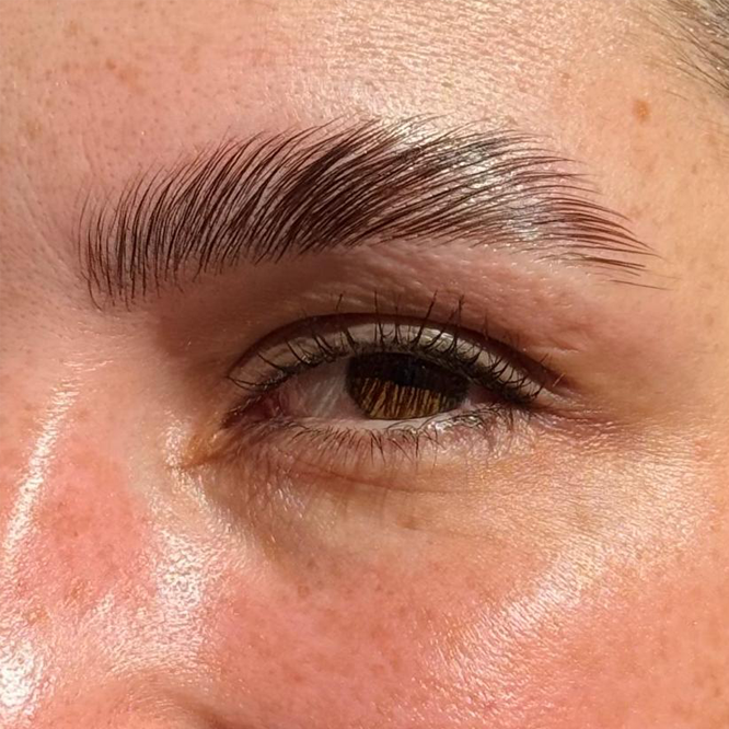 Brow Lamination – gepflegte und geformte Augenbrauen im DYVO Beauty Studio Frankfurt