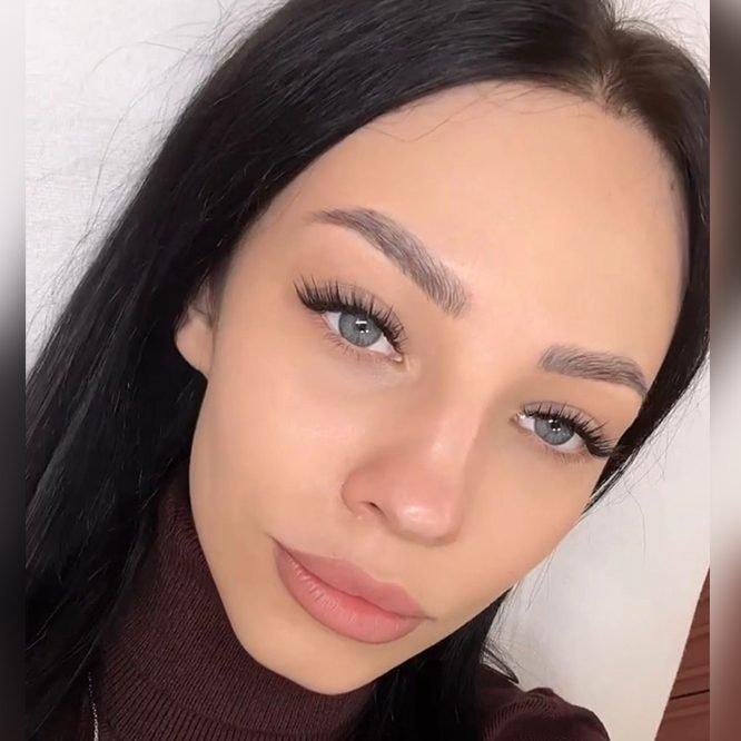 Wimpernverlängerung Ergebnis – voluminöse Wimpern im DYVO Beauty Studio Frankfurt